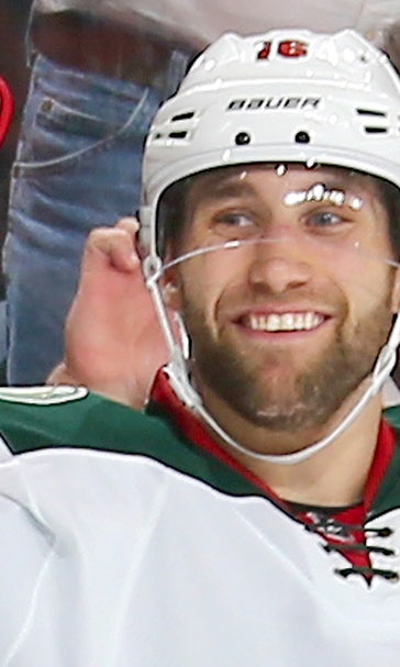 Zucker's late goal lifts Wild to 3-2 win over Flyers
